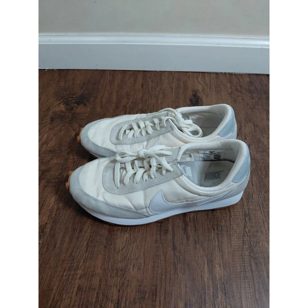 Size 8- Nike Women's Daybreak White Gum Sneakers
